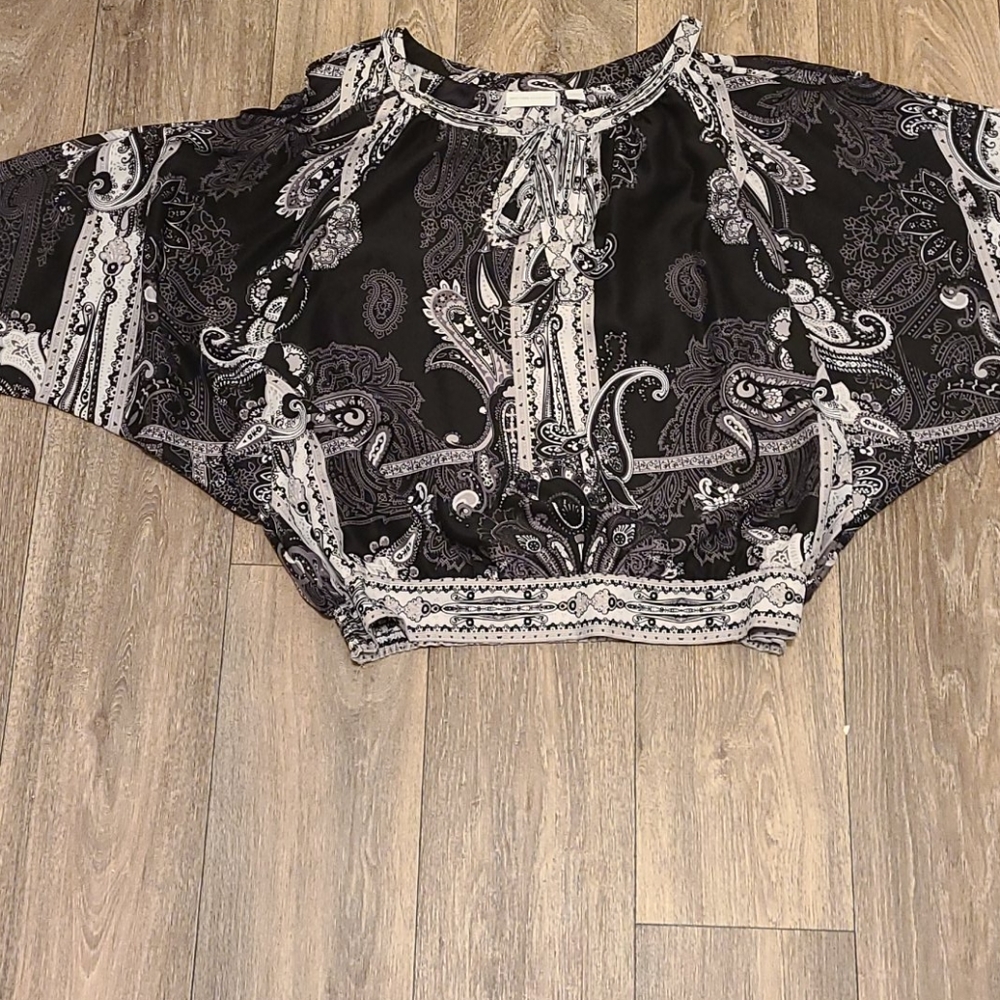 Blouse - Picture 2 of 3